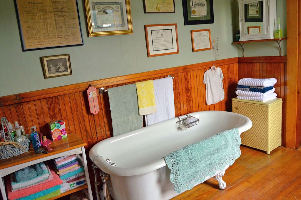 Upstairs Bath