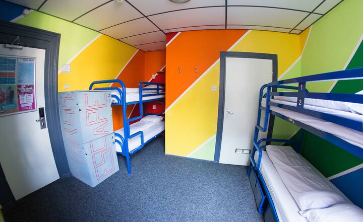 Bed In 4 Bed Dorm Ensuite Hostels For Rent In Amsterdam North Holland Netherlands