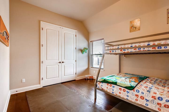 Dormitorio 3 con literas.