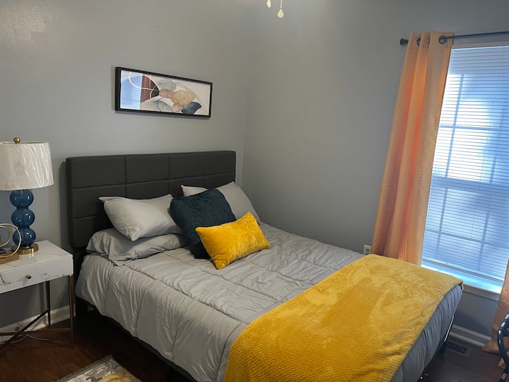 2nd bedroom 
