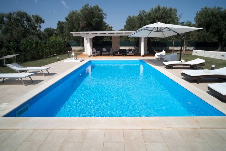 Villa con piscina gallery image 2