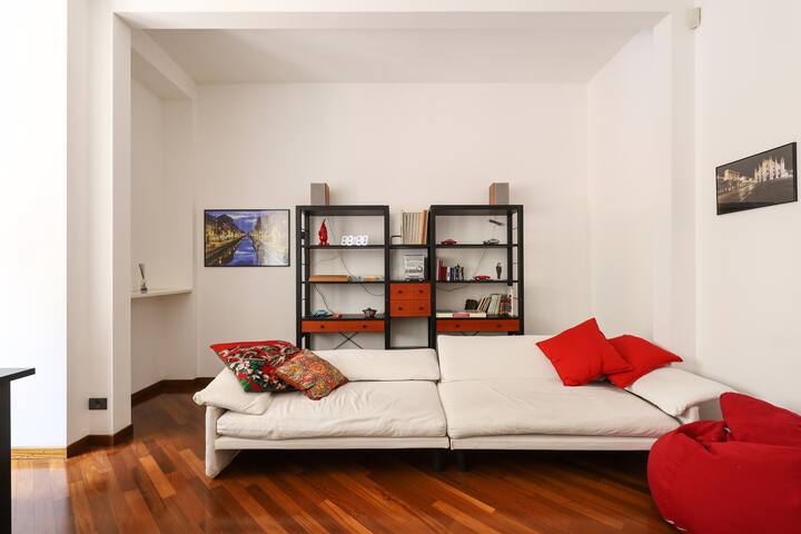 Grande casa nel cuore di Milano vicino ai Navigli gallery image 3