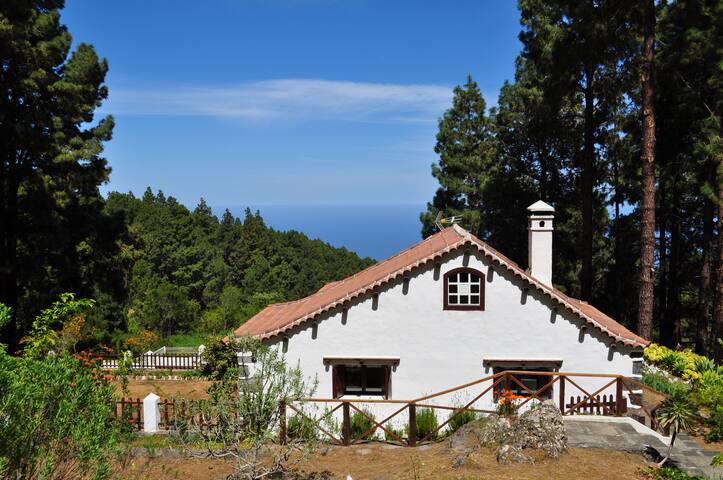 Magallotes Cottage Ideal For Hiking And Stargazing Cottages For