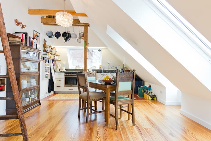 Eppendorf rooftop apartment with balcony