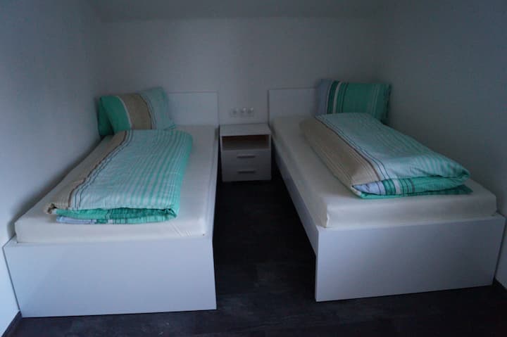 غرفة النوم 2