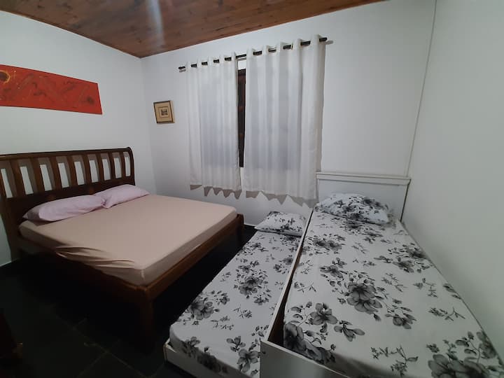 Quarto 03 - 1 cama casal e 1 bicama
