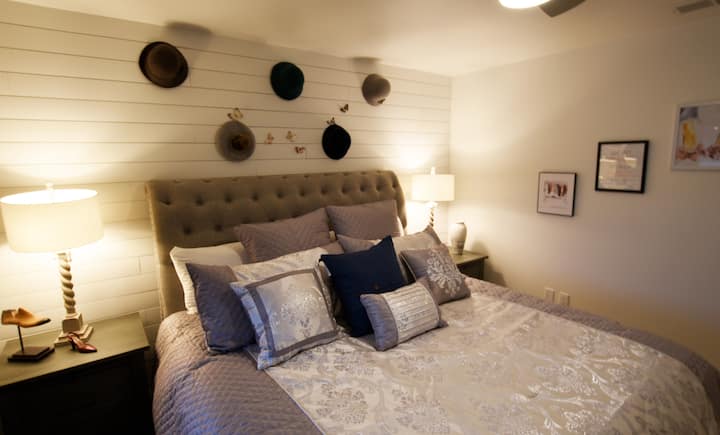 3. spavaća soba na katu s bračnim krevetom.