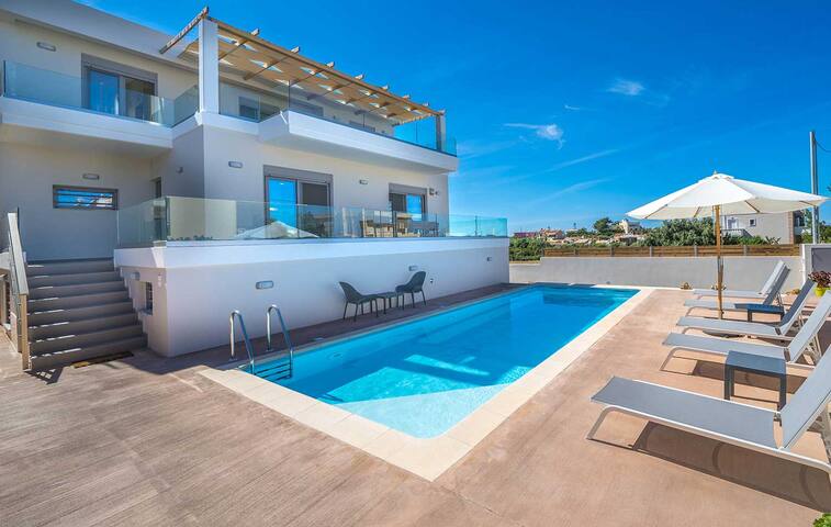 450m to Beach and Near Chania City / Private Pool gallery image 3