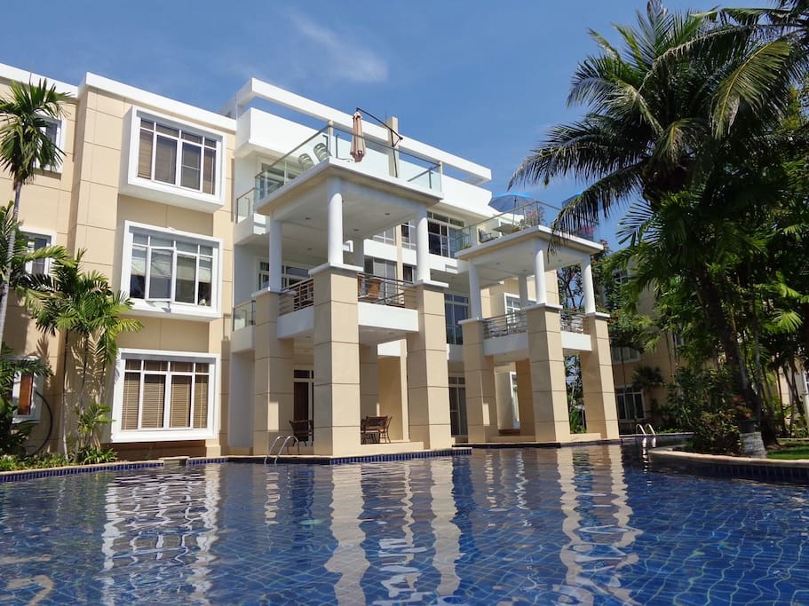 Building has 3 floor 1st Floor with Pool Access from the terrace