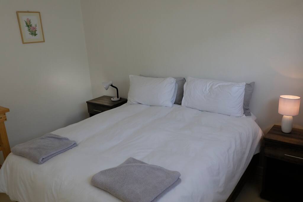 Bed Room with Queen Size Bed