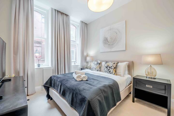 The Mayfair King gallery image 3