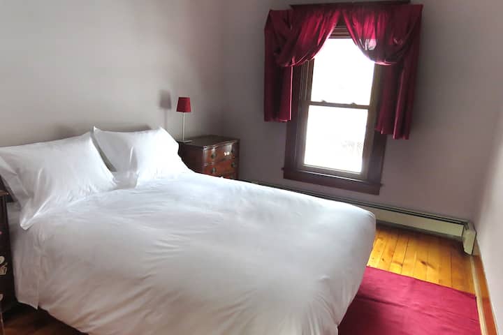 3-საძინებლიანი საწოლი 152 × 203 სმ