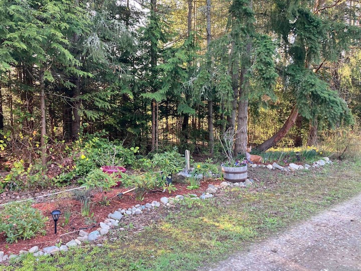 Annie’s Farm Walk in Tent Site 2 Tents for Rent in Port Angeles