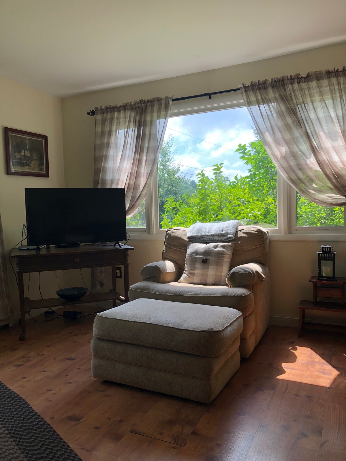 Private, 3 bedroom, large yard, Farm, Guest House Houses for Rent in