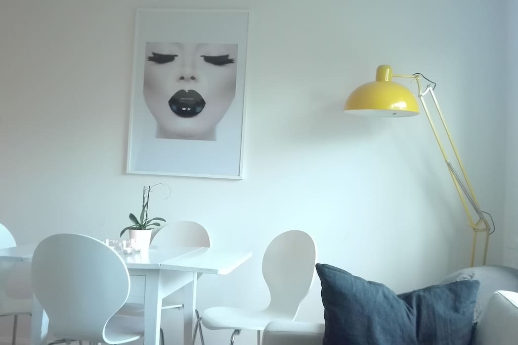 Living room, dining table