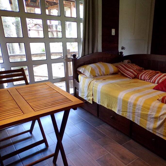 Cama individual extra.