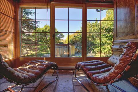Beautiful family cottage for 10 in the heart of Nax