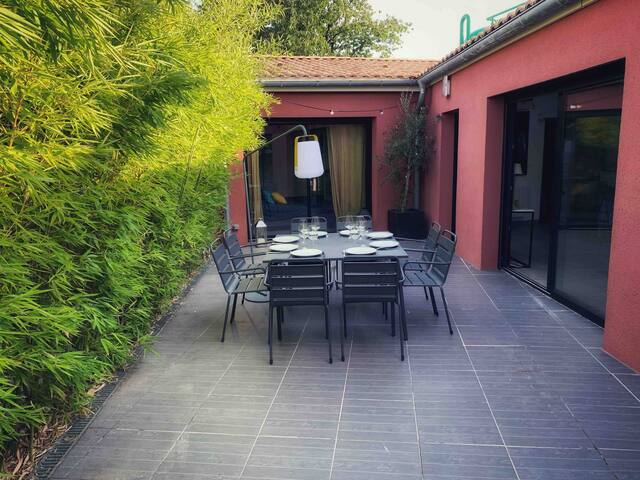 Bordeaux / Maison de ville avec grand jardin gallery image 5