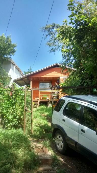 No olvides dejar espacio para que circulen los otros vehículos.
