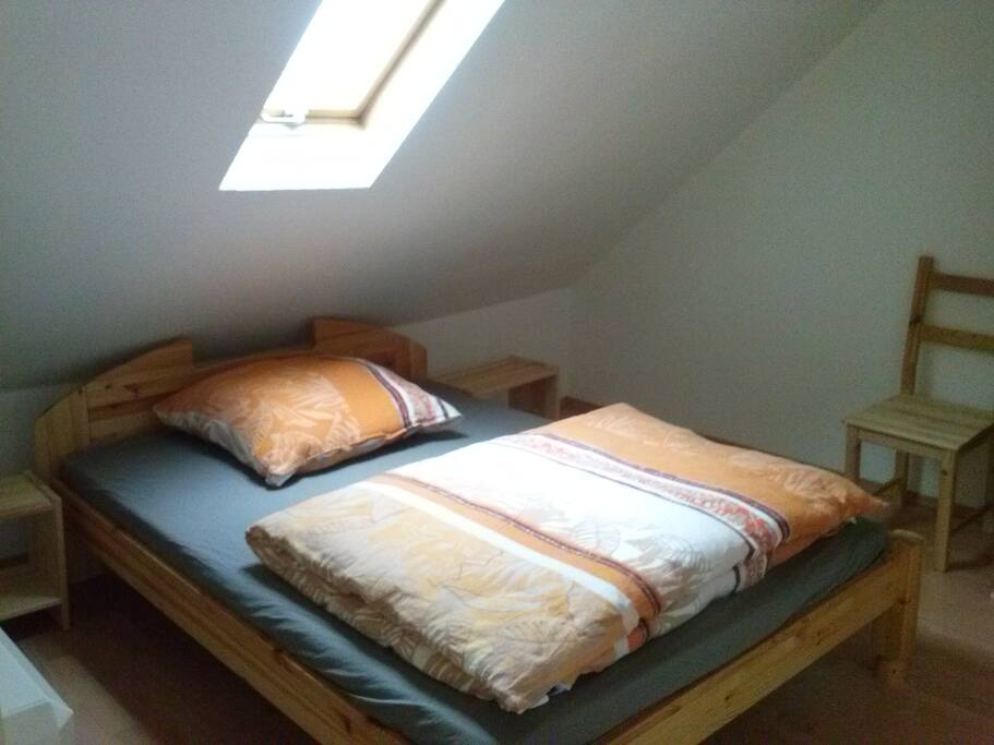 Schlafzimmer 1