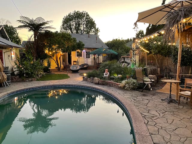 Vintage Resort- 2BD Home w/ Pool & Tropical Yard