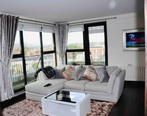 Top Airbnb: Hello and welcome to ‘Gracie’s Space’! in Foyleside