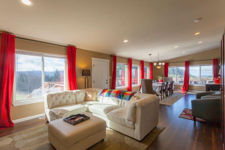 The Barn - Large guest house, gorgeous views