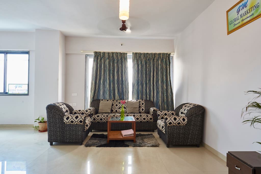Spacious living room