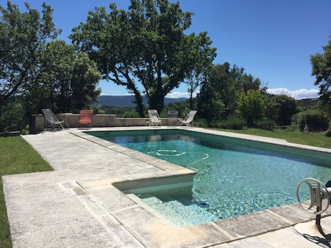 Provencal house in Lourmarin-pool & cute view