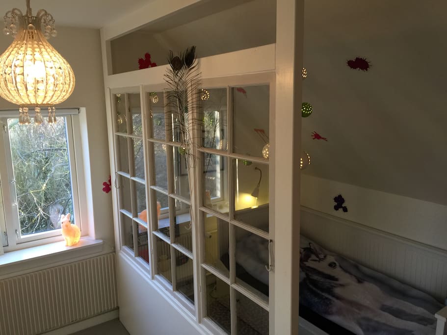 Child room with doublebed
