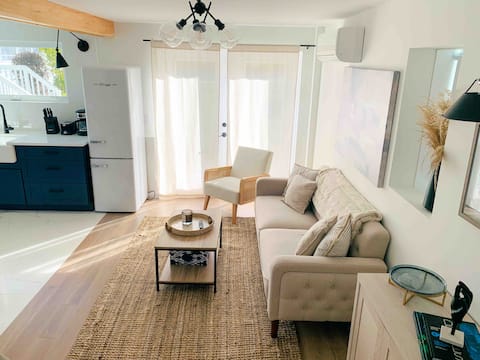 Freshly Renovated Mystic Cottage, 3min to Downtown