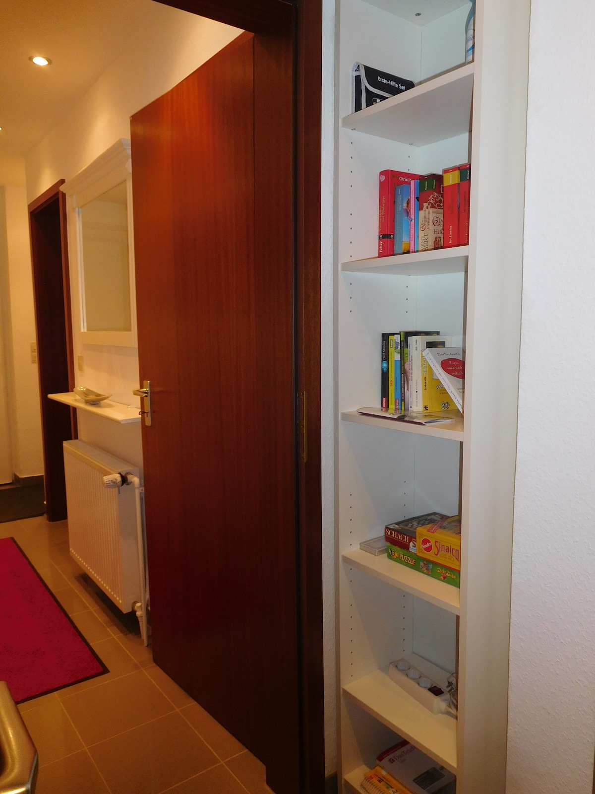 Top Airbnb: Furnished apartment with separate house entrance in Essen