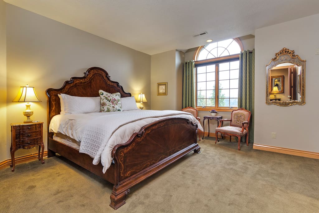 Hemlock Suite King Room
