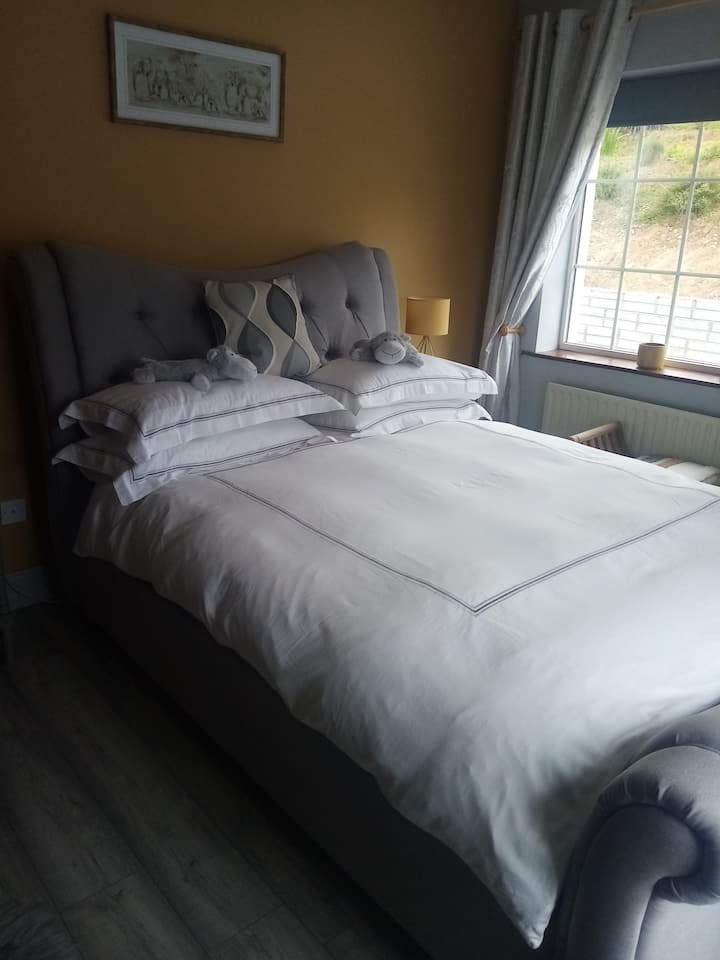 2 posti letto 
confortevole letto matrimoniale con topper di lusso 