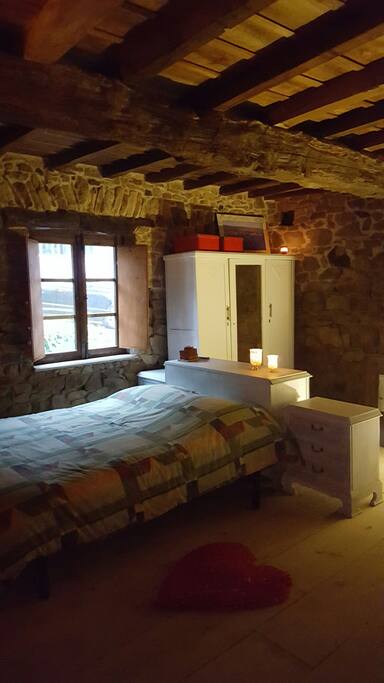 habitacion con cama de 1,50m