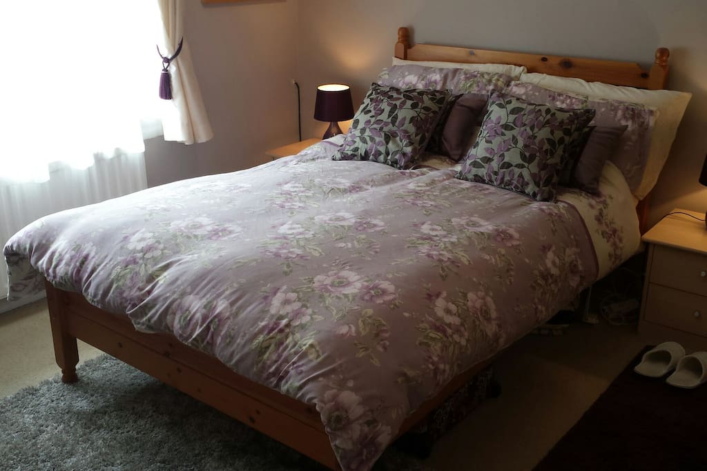 Queen size bedroom