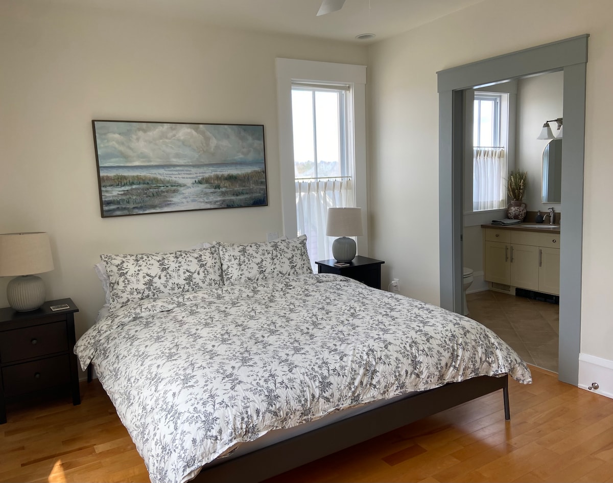 Hlavná spálňa s vlastnou kúpeľňou