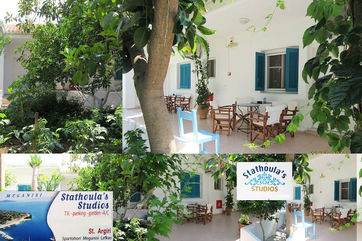 Stathoula's Studios Double Room 6