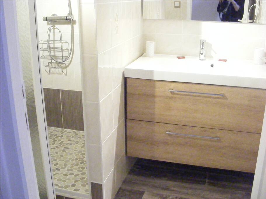 SALLE DE DOUCHE