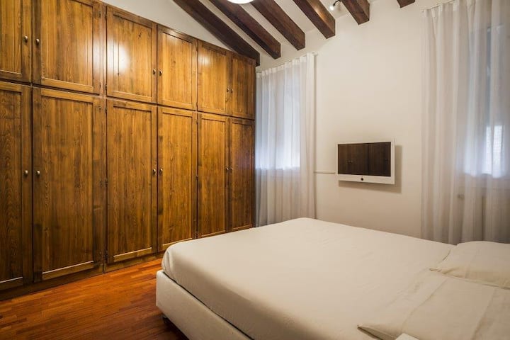 dvojlôžková spálňa 1