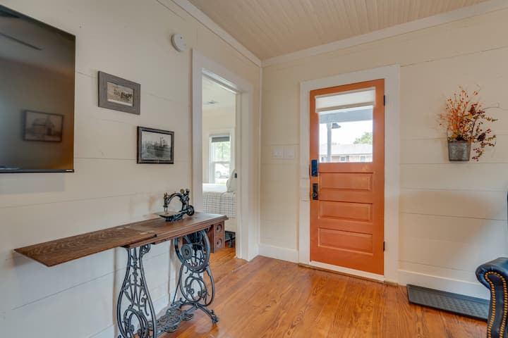 Frisco Cottage, 2 Bdrm/2 Bath, 5 Min Walk To Main - フリスコ, TX