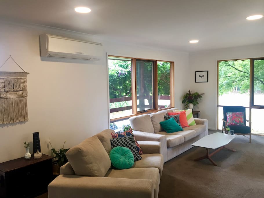 Light filled Lounge with Aircon & Heating