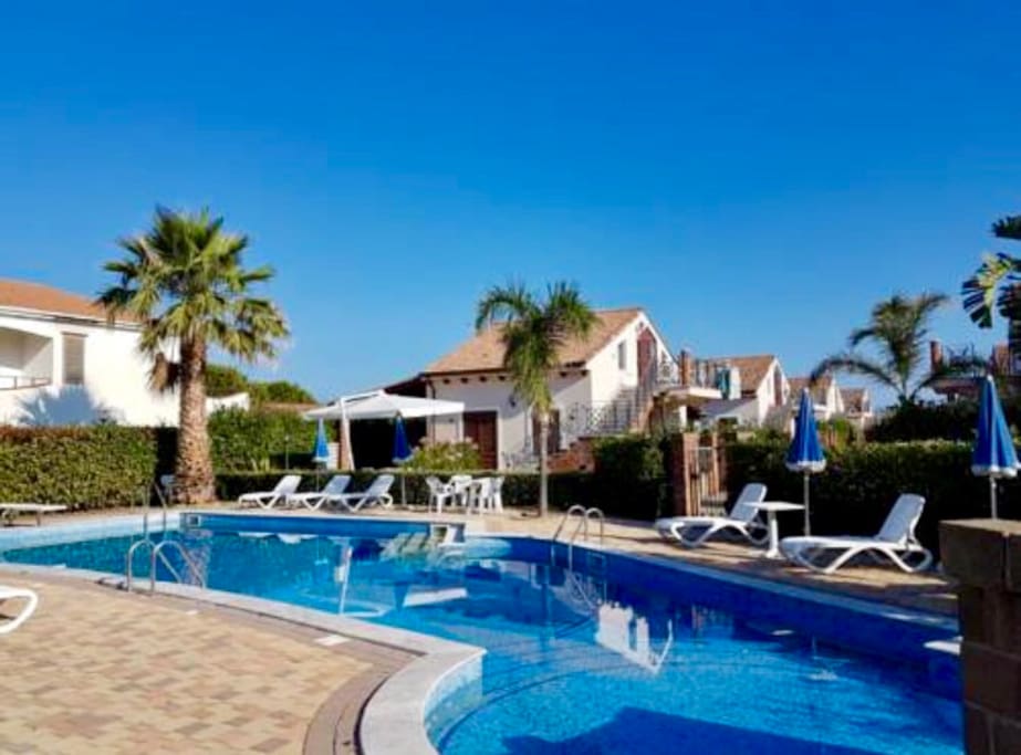 PISCINA