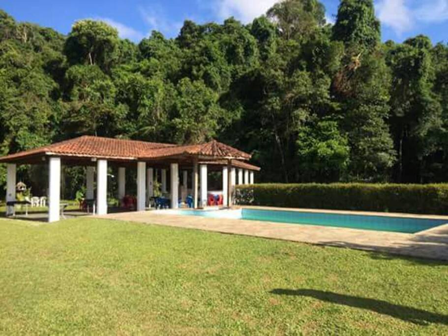 Salao de festas e piscina
