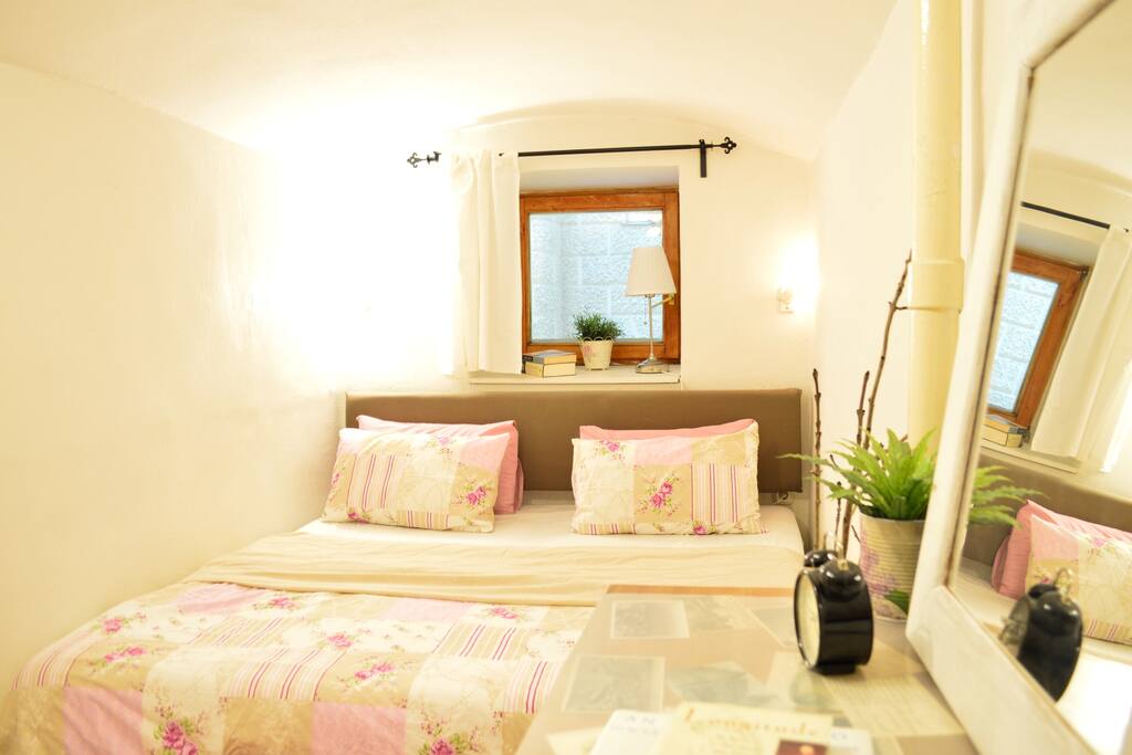 Arched ceilings give a unqiue feel to the place