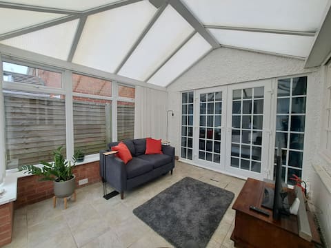 Top performing Airbnb: Evesham Road Annexe in Stratford Upon Avon