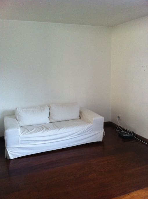 Sala com sofá