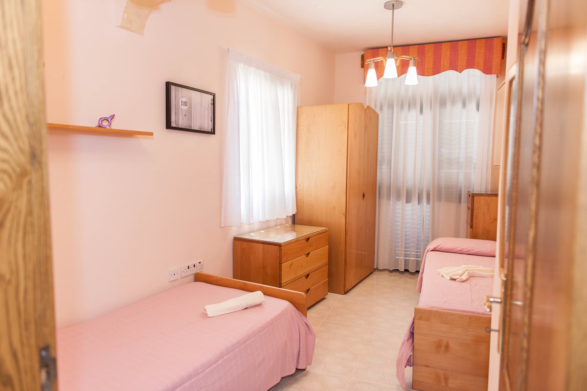 غرفة النوم 2