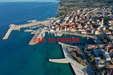 STUDIO CENTER SUPETAR