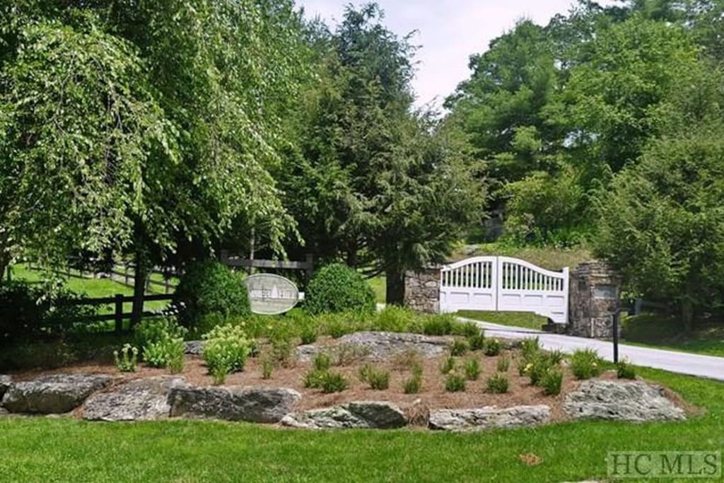 Summer Hill Development - A gated community on the Western shores of Lake Glenville.